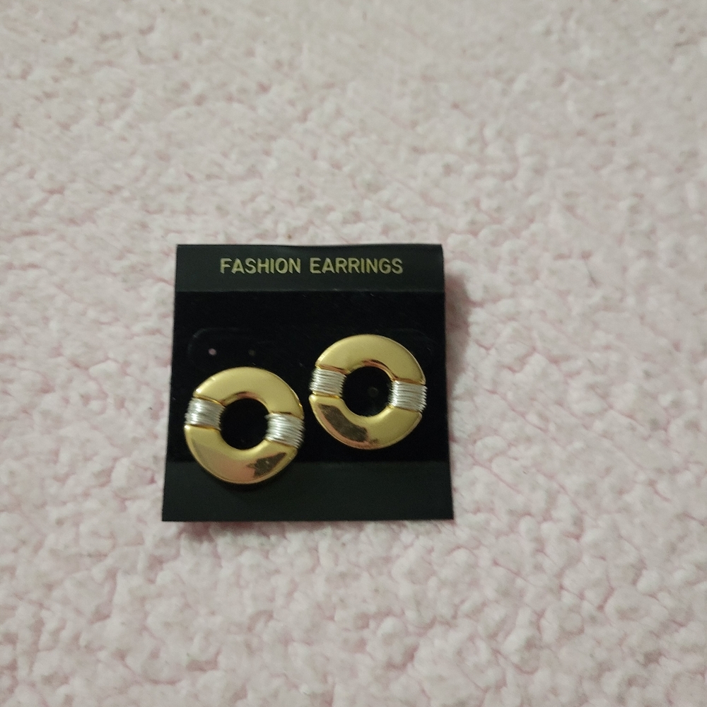 Gold Circular Earring with Silver lining